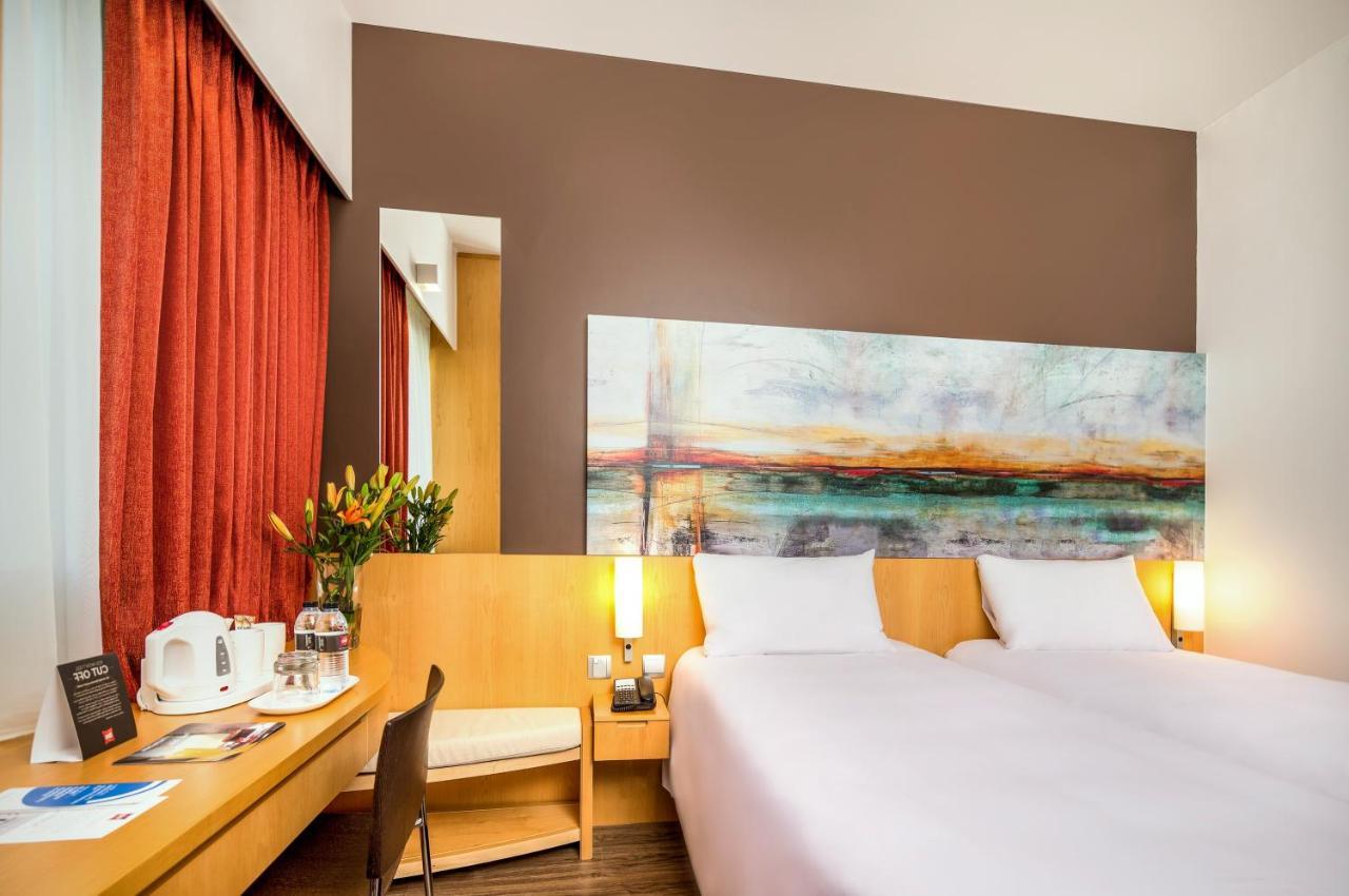 Ibis One Central - World Trade Centre Dubai Bagian luar foto